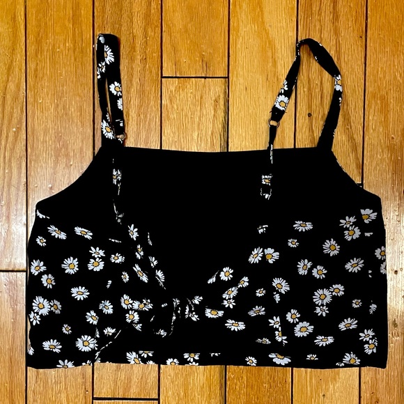 Tie Back Flower Crop Top - Picture 2 of 2
